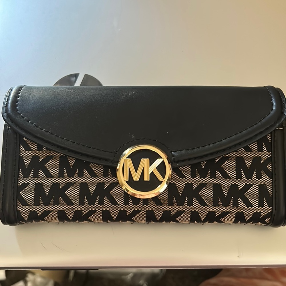 Michael Kors wallet